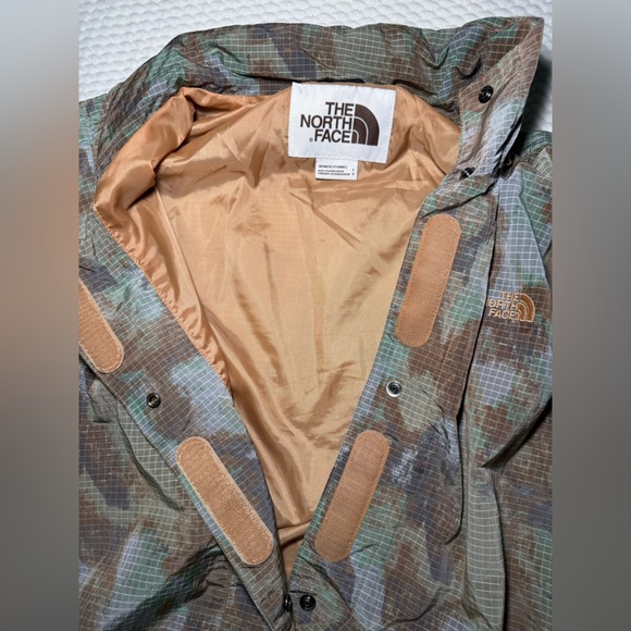 The North Face Utility Wind Jacket - Picture 5 of 7